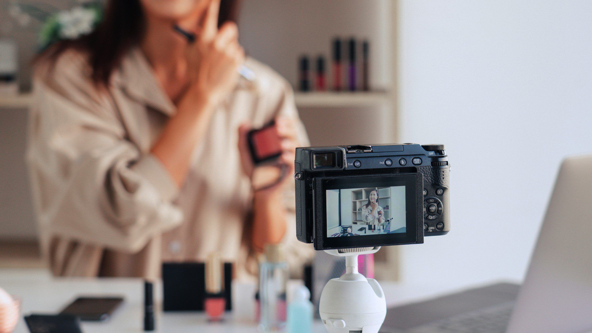 A EMPRESA É VOCÊ: O impacto dos influenciadores no mercado A EMPRESA É VOCÊ: O impacto dos influenciadores no mercado