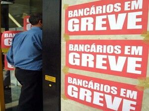 Bancários realizam assembleia próxima segunda-feira e deliberam possibilidade de paralisação de 24 horas