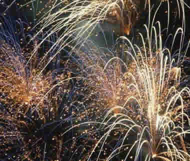 Santa Rita vai gastar mais de R$ 846 mil em show pirotécnico no São João Santa Rita vai gastar mais de R$ 846 mil em show pirotécnico no São João