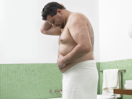 Homens lamentam "barriga de cerveja" e desejam mais músculos