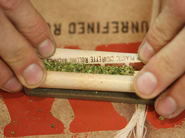 Homem registra BO após não receber maconha e acusa traficante de agir de "má-fé"