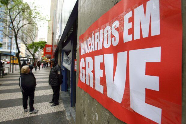 Em greve, bancários discutem hoje proposta da Caixa Econômica Federal em assembleia