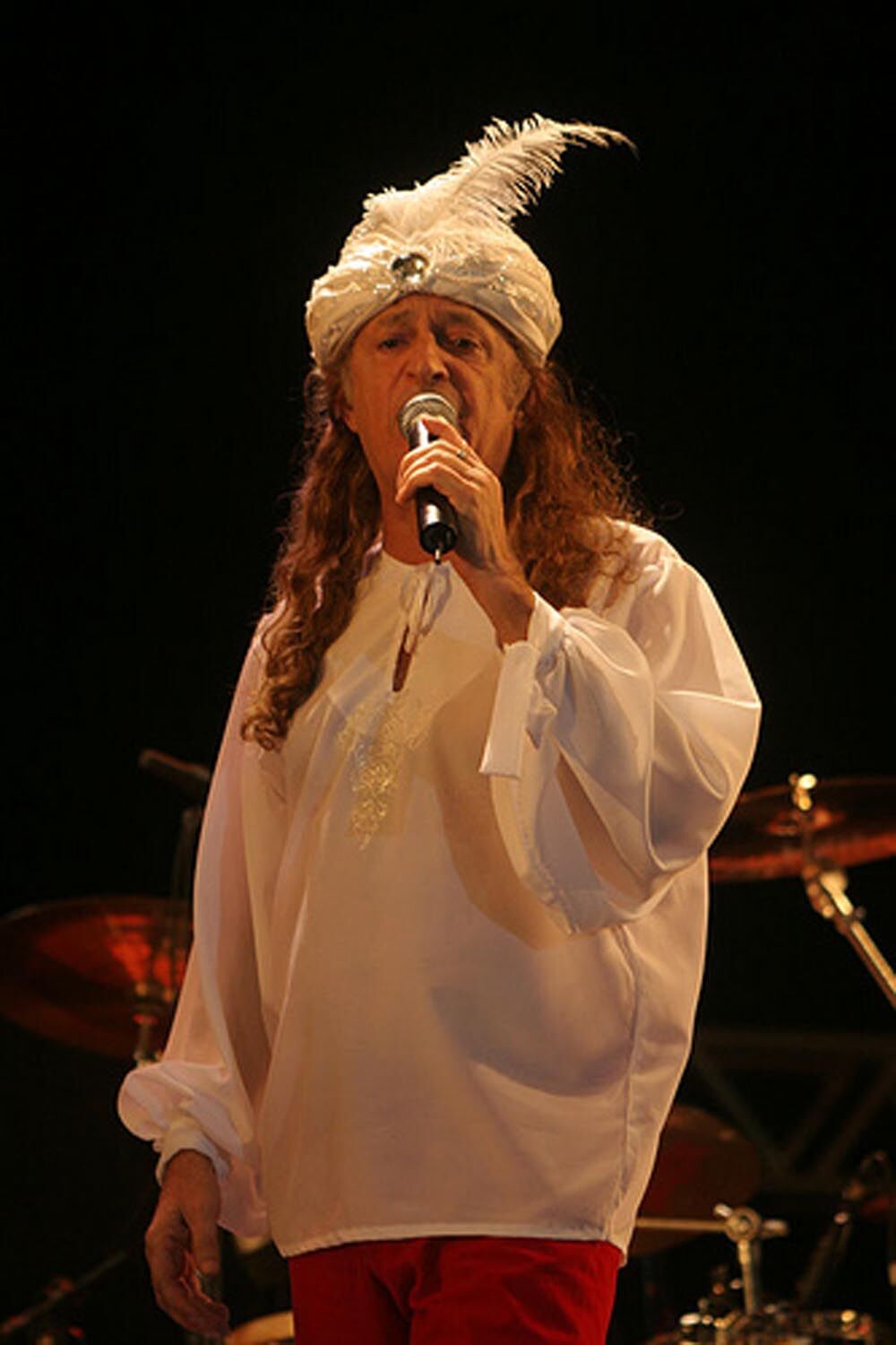 Alceu Valença tem mala extraviada e diz: "Figurino não se compra em loja" Alceu Valença tem mala extraviada e diz: "Figurino não se compra em loja"