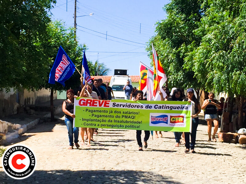 Servidores da Prefeitura de Catingueira vão às ruas protestar contra atraso de salário Servidores da Prefeitura de Catingueira vão às ruas protestar contra atraso de salário