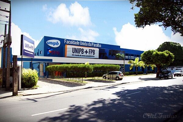 Demissão de professores da FPB repercute entre estudantes no Twitter Demissão de professores da FPB repercute entre estudantes no Twitter