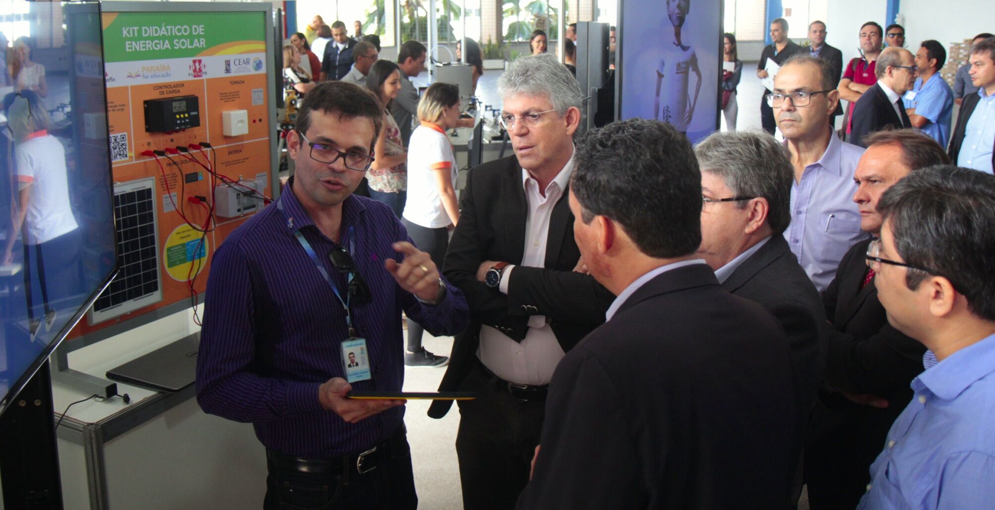 Ricardo entrega 110 laboratórios de Agroecologia, instalações elétricas e energia solar em 60 escolas Ricardo entrega 110 laboratórios de Agroecologia, instalações elétricas e energia solar em 60 escolas