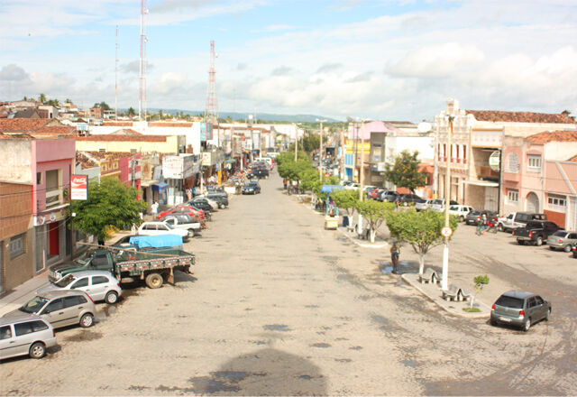 Vice-prefeito de Riachão do Bacamarte terão que devolver R$ 6 mil de salários recebidos em excesso Vice-prefeito de Riachão do Bacamarte terão que devolver R$ 6 mil de salários recebidos em excesso