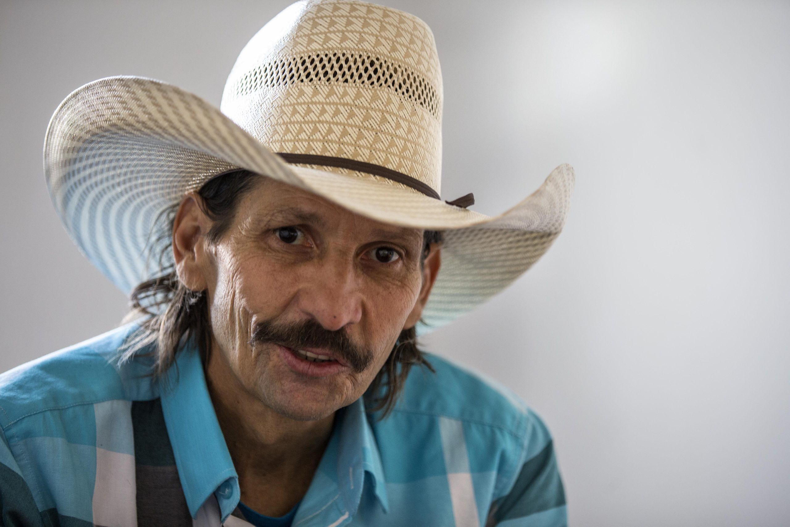 Asa Branca está pedindo para morrer, diz mulher do locutor com câncer terminal Asa Branca está pedindo para morrer, diz mulher do locutor com câncer terminal