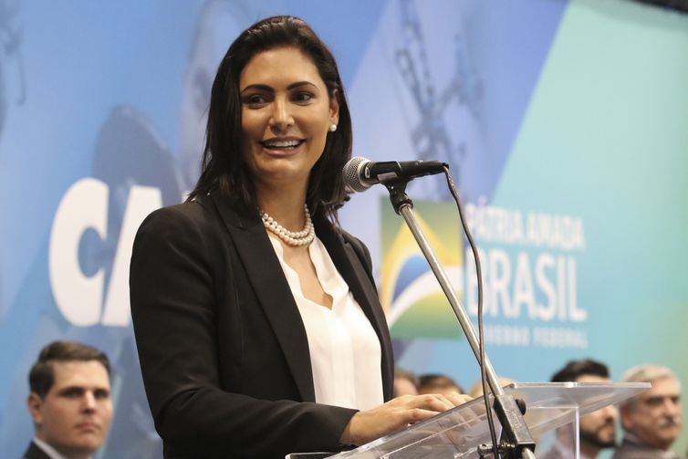 Michelle Bolsonaro deixa presidência do PL Mulher