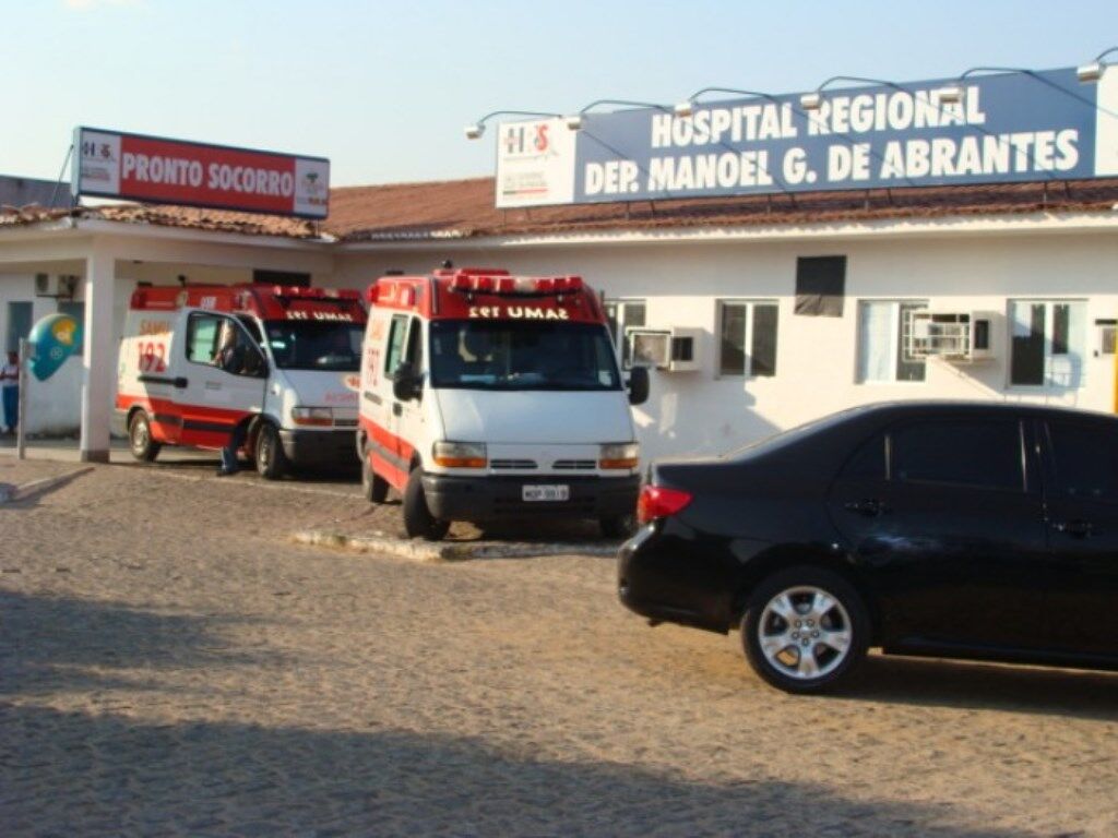 Motorista morre após carro colidir com ônibus na BR-230, em Sousa Motorista morre após carro colidir com ônibus na BR-230, em Sousa