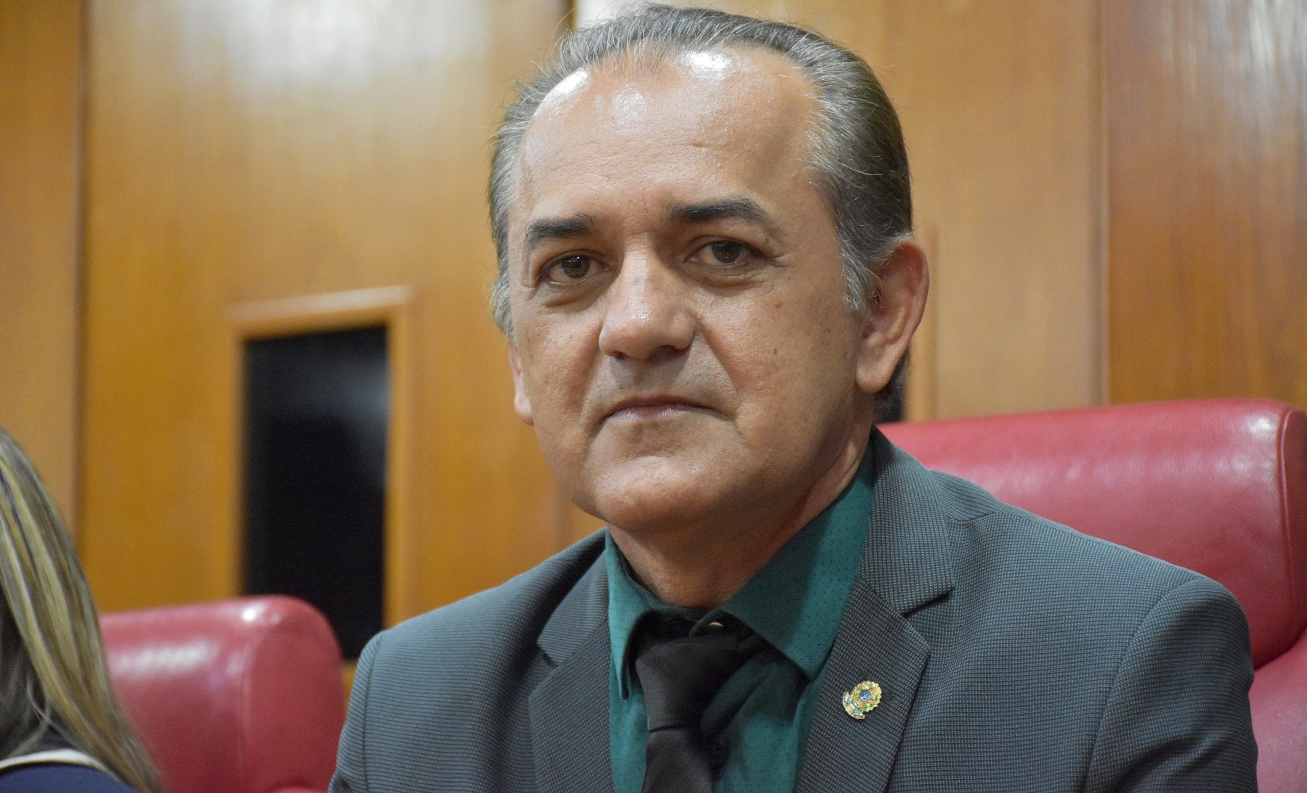 João Corujinha assume apoio à pré-candidatura de Cícero Lucena para governador em 2026