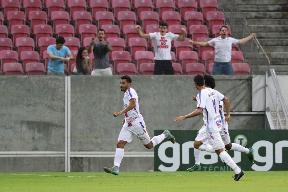 Time pernambucano que derrotou Atlético-MG tem folha 90 vezes menor Time pernambucano que derrotou Atlético-MG tem folha 90 vezes menor
