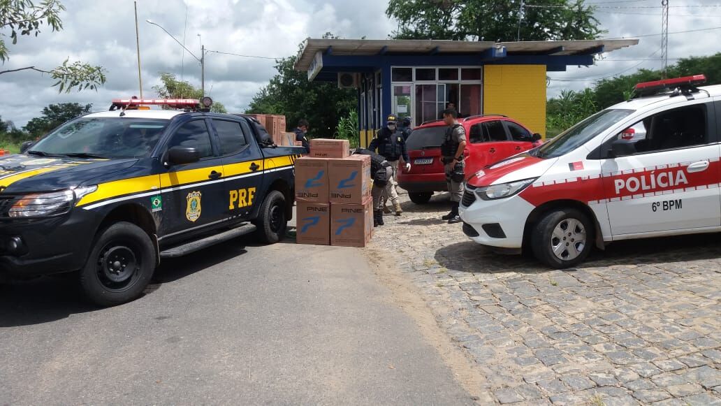 PRF apreende 2 mil pacotes de cigarros contrabandeados durante fiscalização no Sertão da Paraíba PRF apreende 2 mil pacotes de cigarros contrabandeados durante fiscalização no Sertão da Paraíba