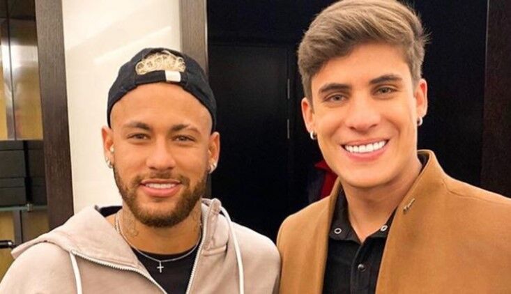 Vaza áudio de conversa de Neymar com amigos sobre namorado da mãe: 'Vamos matar e enfiar o cabo de vassoura' Vaza áudio de conversa de Neymar com amigos sobre namorado da mãe: 'Vamos matar e enfiar o cabo de vassoura'