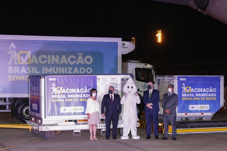 Fiocruz libera neste sábado distribuição de vacina aos estados