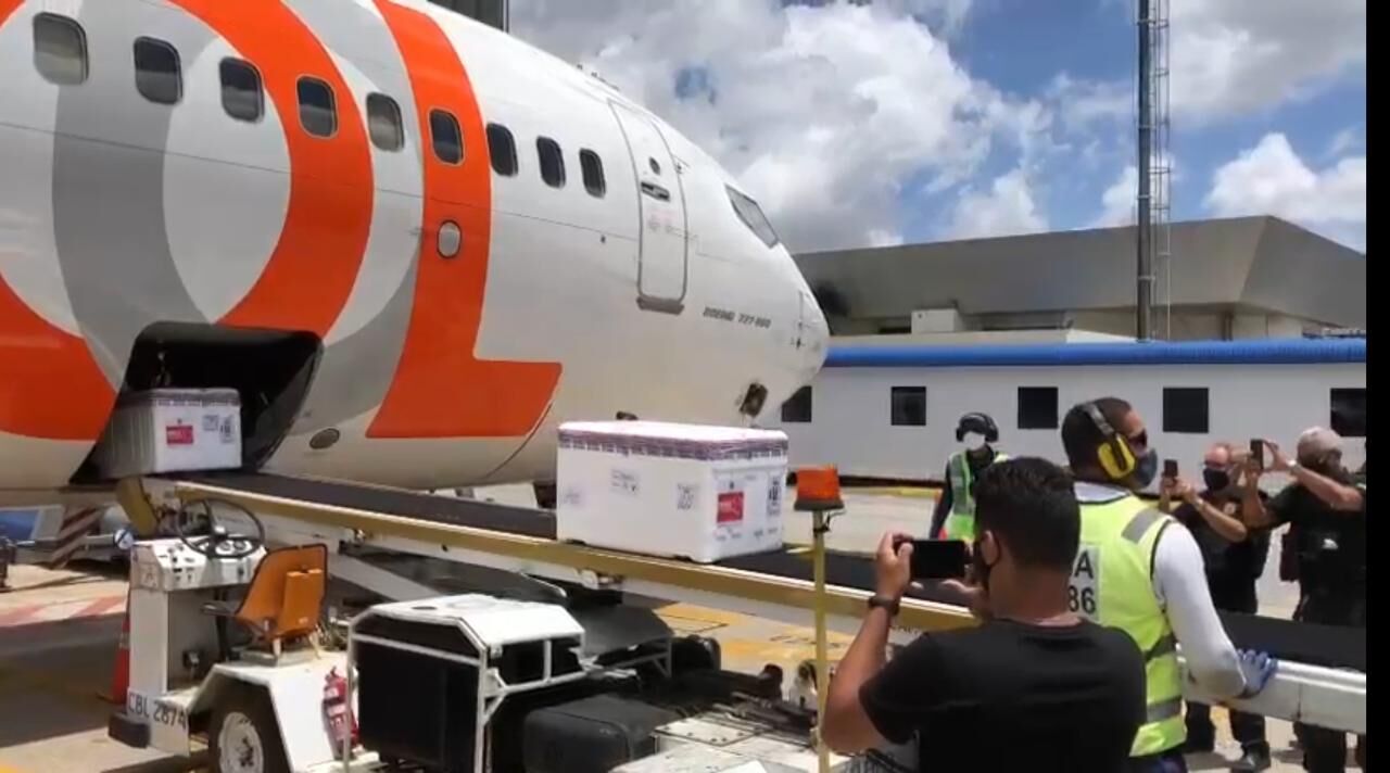 Paraíba recebe mais de 56 mil doses de vacina Coronavac neste domingo