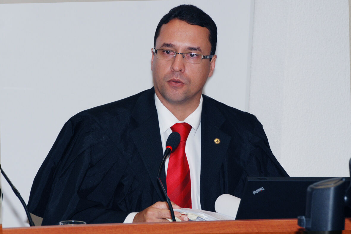 Juiz auxiliar do TJPB explica que verba de assistência à saúde foi ordenada pelo CNJ e que servidores também recebem o benefício Juiz auxiliar do TJPB explica que verba de assistência à saúde foi ordenada pelo CNJ e que servidores também recebem o benefício