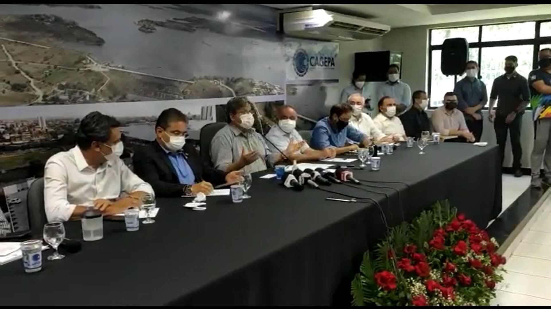 Ana Cláudia se retira de evento e João Azevêdo estranha atitude: "É preocupante"