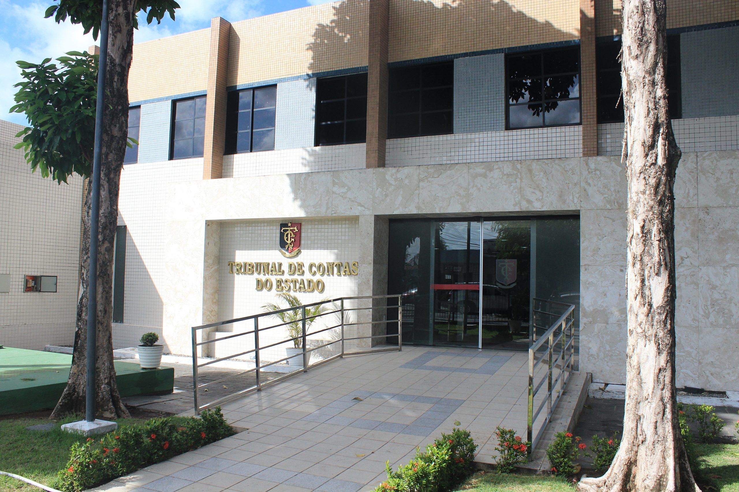 Ex-prefeito de Aroeiras vai ter que devolver R$ 940 mil aos cofres públicos