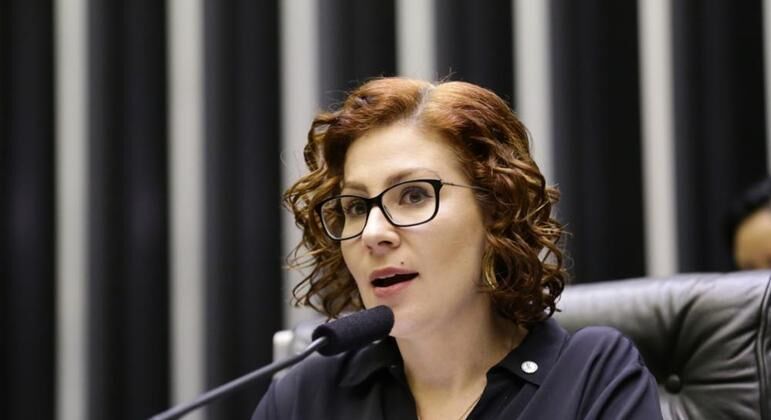 Deputada Carla Zambelli é presa na Itália, diz Ministério da Justiça Carla Zambelli foge para Europa e diz que foi realizar "tratamento médico"