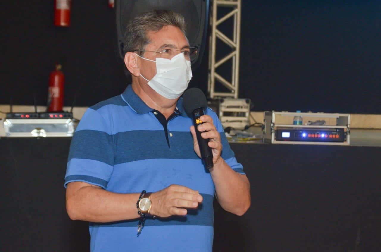 AdrianoGaldino diz que não faz “mais sentido” uso de máscaras em ambientes abertos e assunto será levado aos órgãos de Saúde da Paraíba
