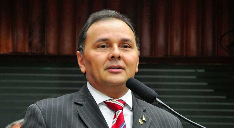 Manoel Ludgério decide sair do PSD após Daniella Ribeiro assumir comando do partido na Paraíba Manoel Ludgério decide sair do PSD após Daniella Ribeiro assumir comando do partido na Paraíba