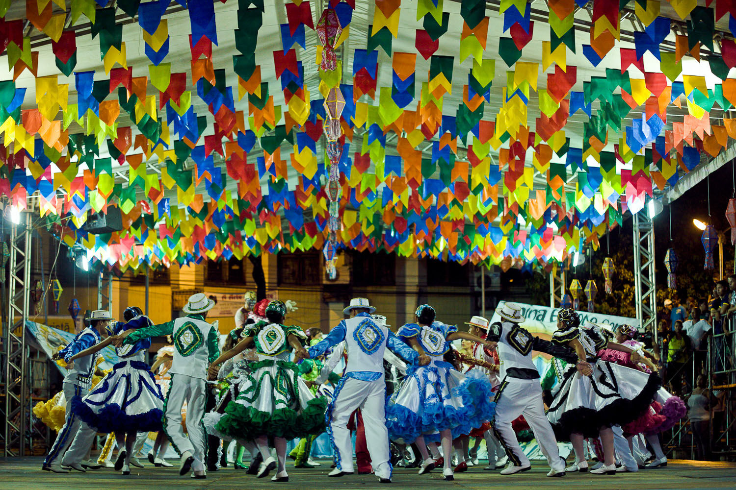 Prefeitura de Boa Ventura gasta quase R$ 300 mil com contratação de bandas para dois dias de festa de São João