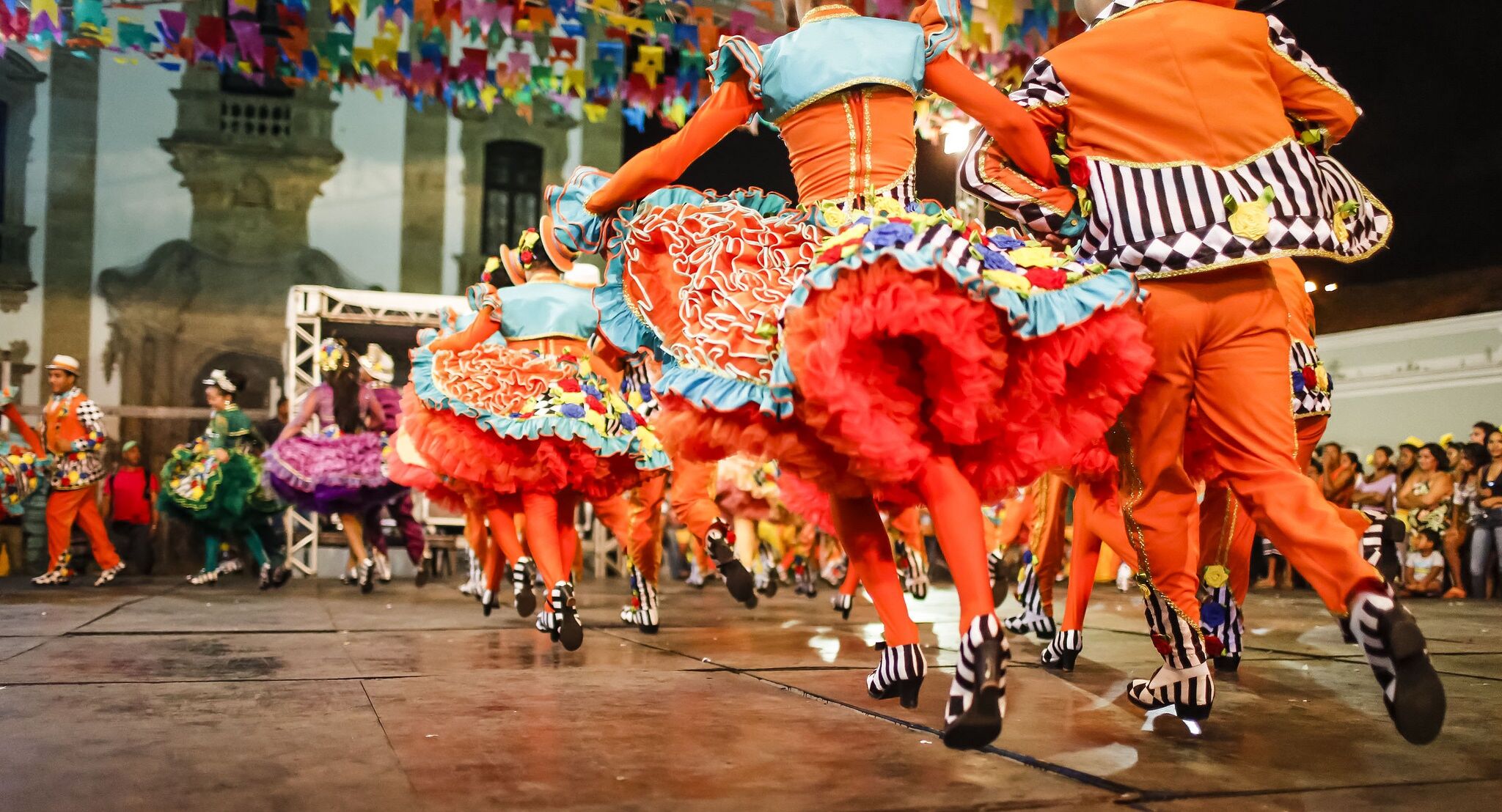Prefeitura de Santa Rita gasta quase meio milhão com shows no São João e população segue penando sem água
