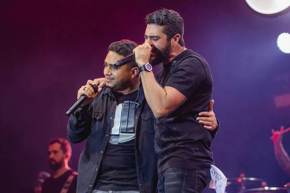 Henrique e Juliano realizam festival com outros quatro artistas no estádio Almeidão, em João Pessoa Henrique e Juliano realizam festival com outros quatro artistas no estádio Almeidão, em João Pessoa