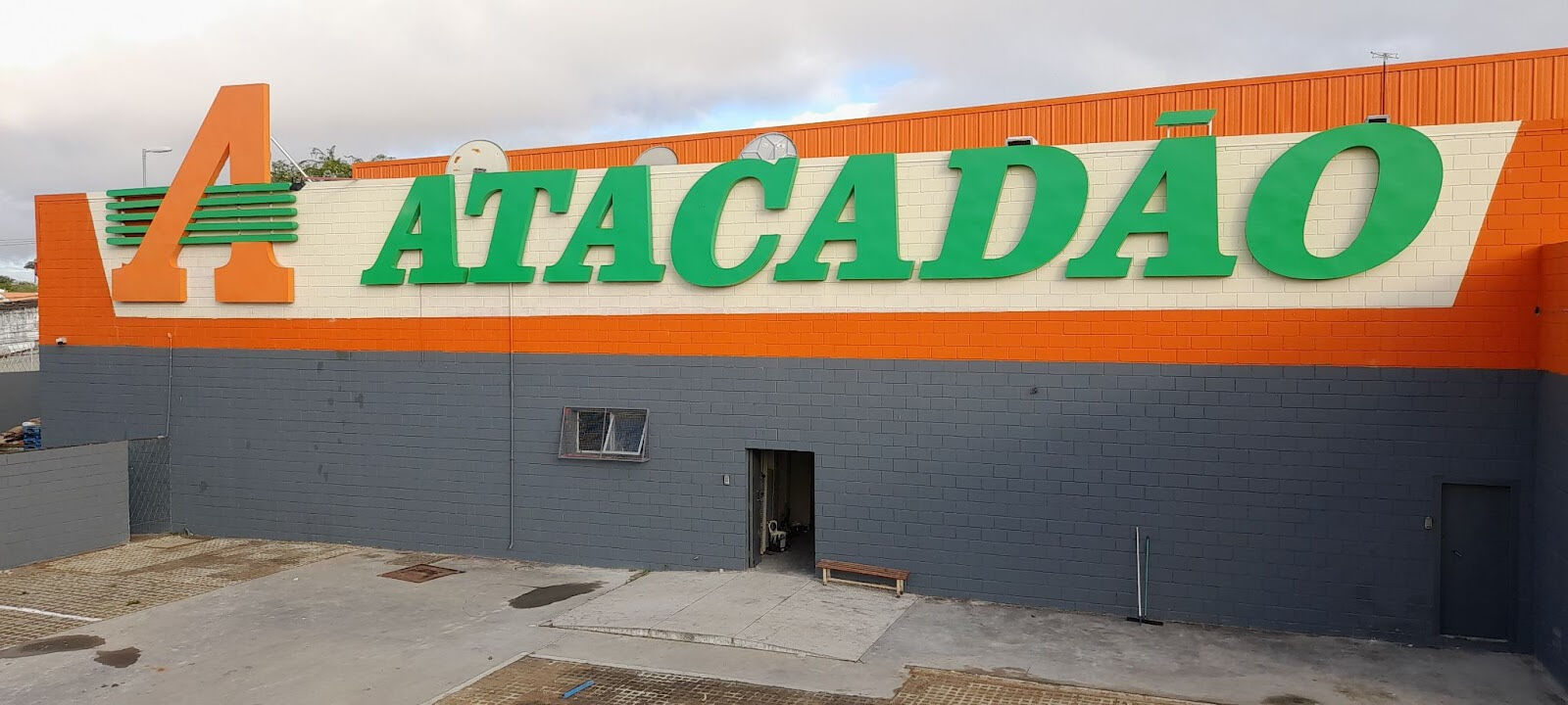 Atacadão inaugura terceira loja em Campina Grande com 150 empregos diretos Atacadão inaugura terceira loja em Campina Grande com 150 empregos diretos