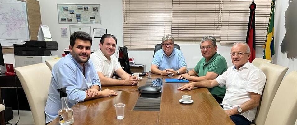 Cúpula do Republicanos se reúne com João Azevêdo após definição das candidaturas de Branco Mendes e Adriano Galdino