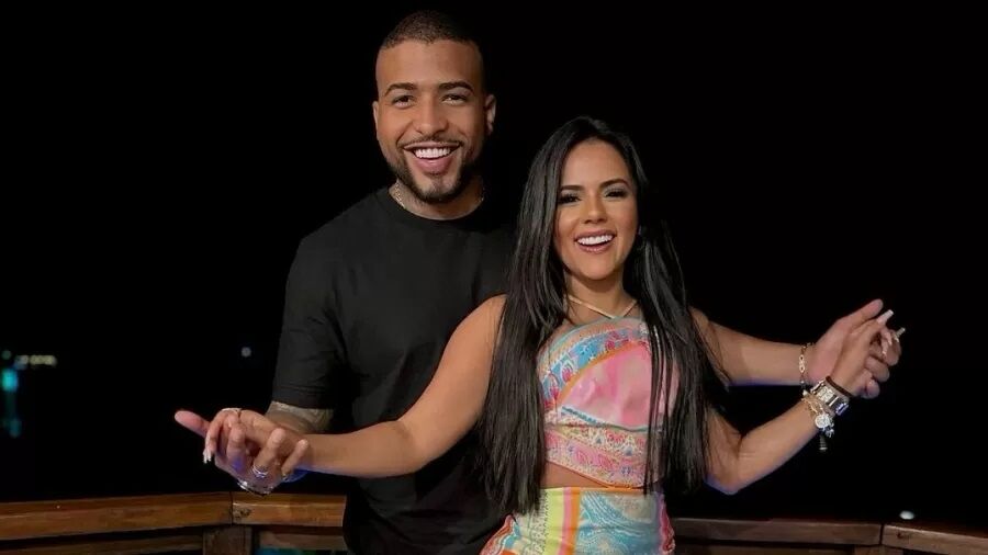 Casal de influenciadores que vendia rifas é morto a tiros em praia da Bahia Casal de influenciadores que vendia rifas é morto a tiros em praia da Bahia