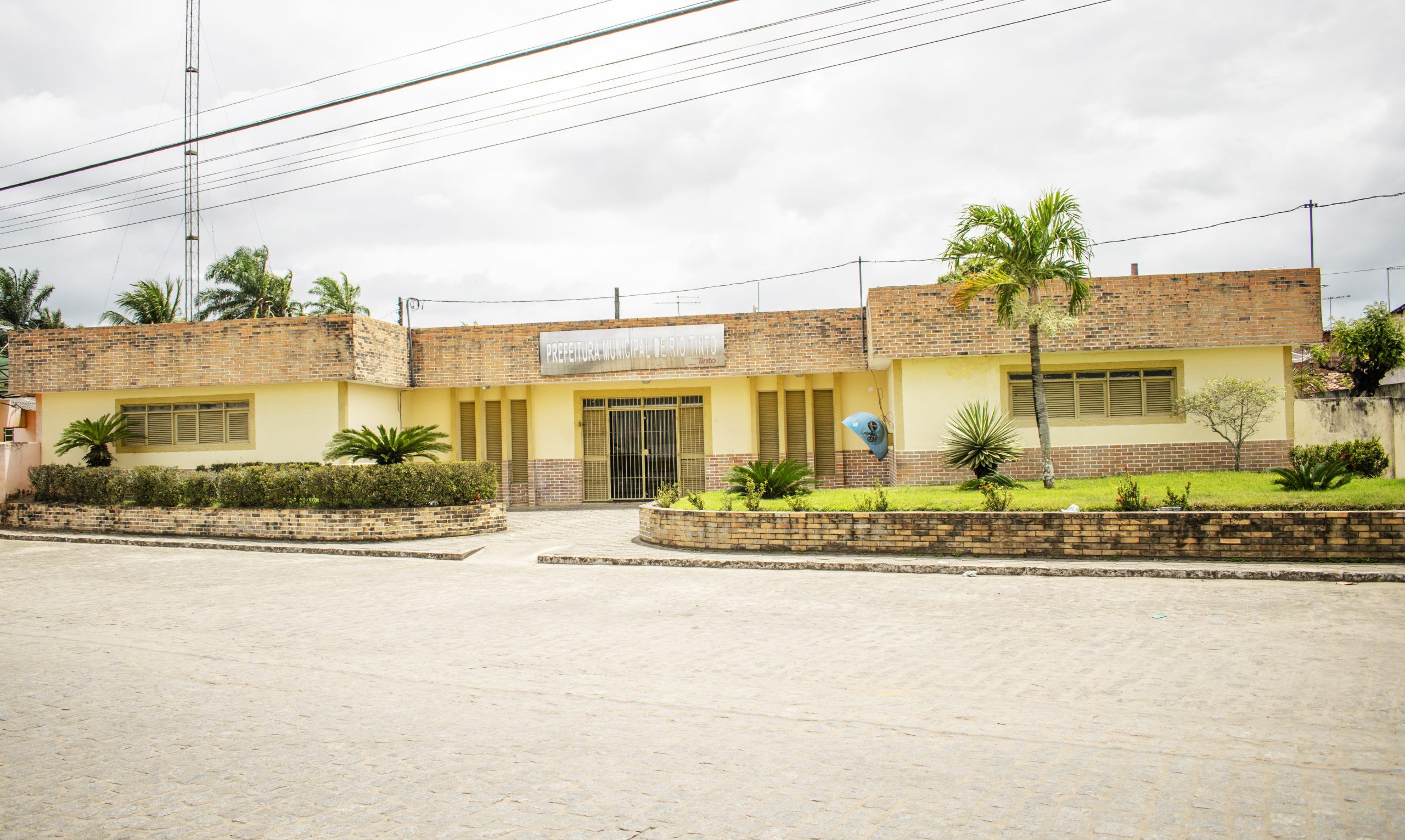 Prefeitura do Litoral Norte gastou quase R$ 2,5 milhões com combustíveis em 2022 Prefeitura de Rio Tinto tem 15 dias para explicar ao TCE irregularidades em contrato de quase R$ 2 milhões para reforma de praça