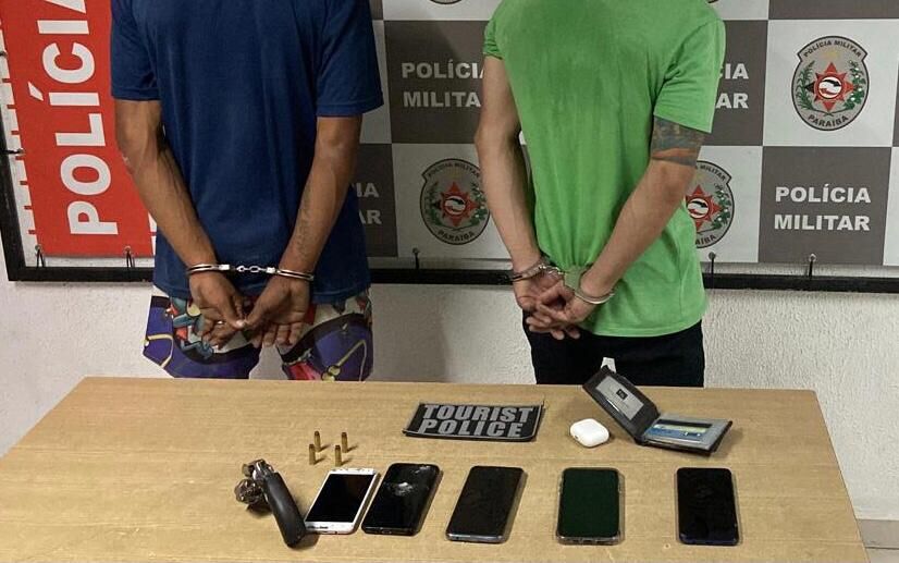 Polícia prende suspeitos de assalto e apreende arma de fogo no Bessa, em João Pessoa
