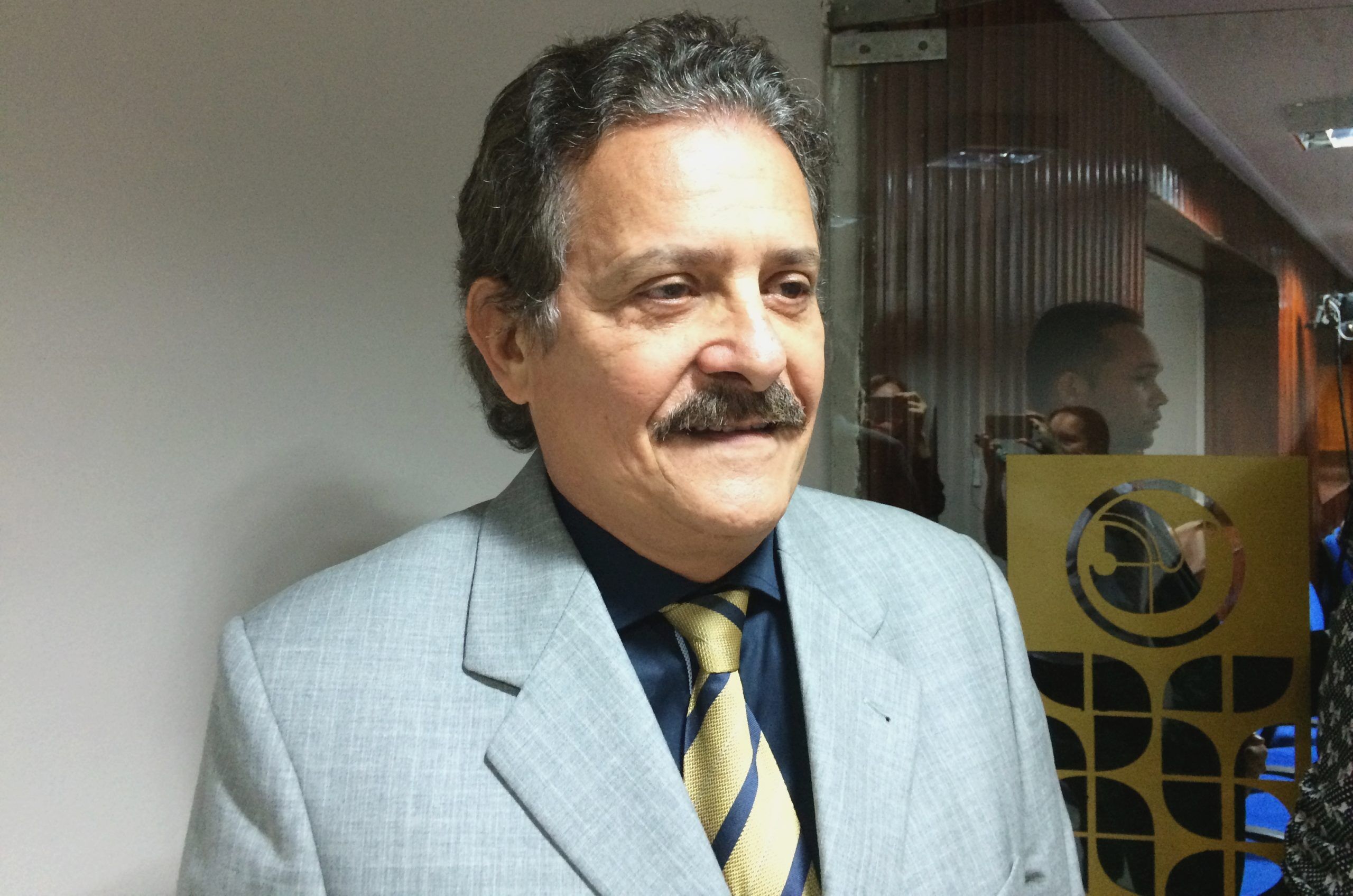 Tião Gomes critica Gervásio Maia e diz que deputados estaduais estão entregues às baratas