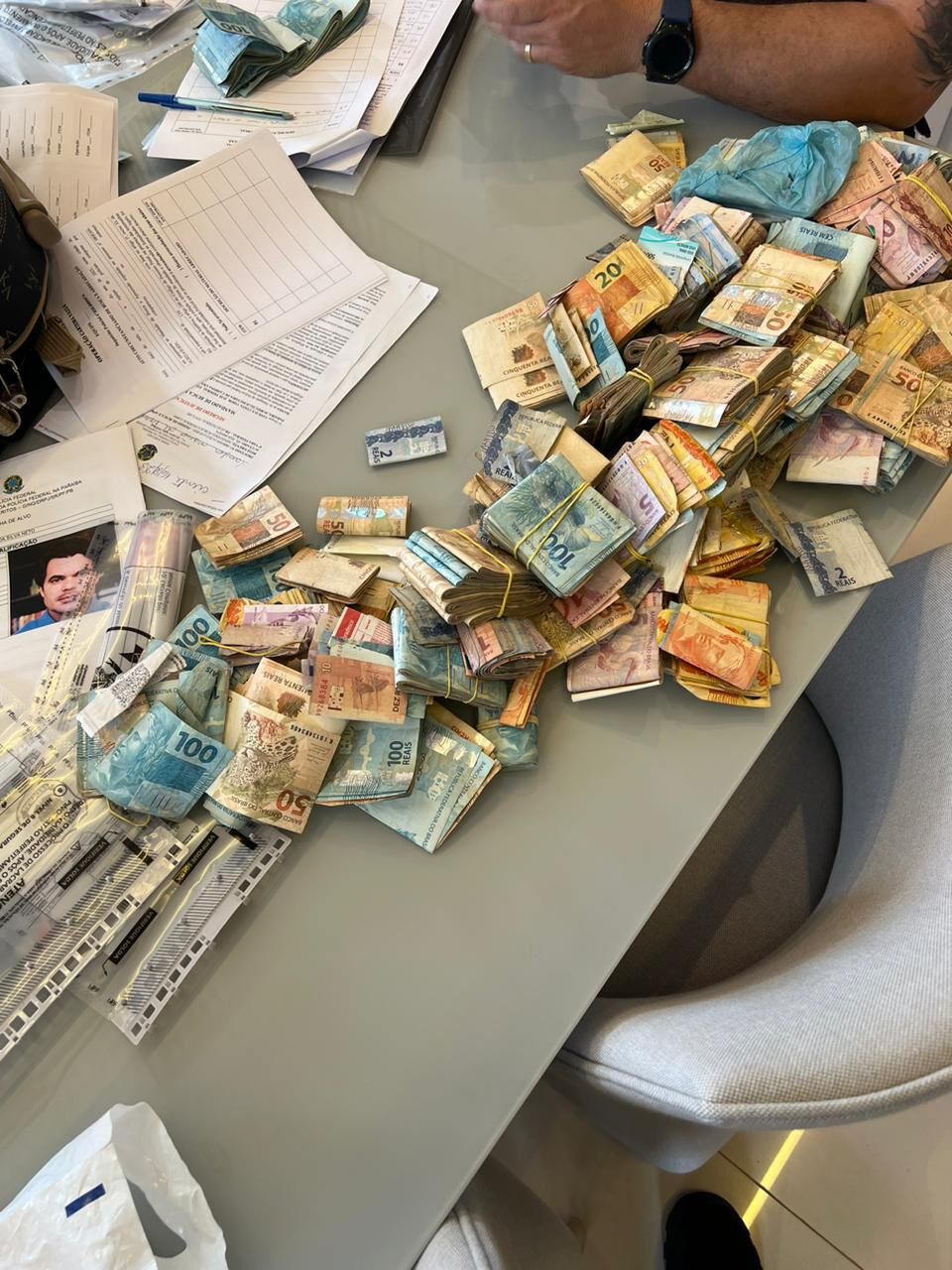 Duas pessoas alvos de mandado de prisão na Operação contra Braiscompany seguem foragidas, diz PF