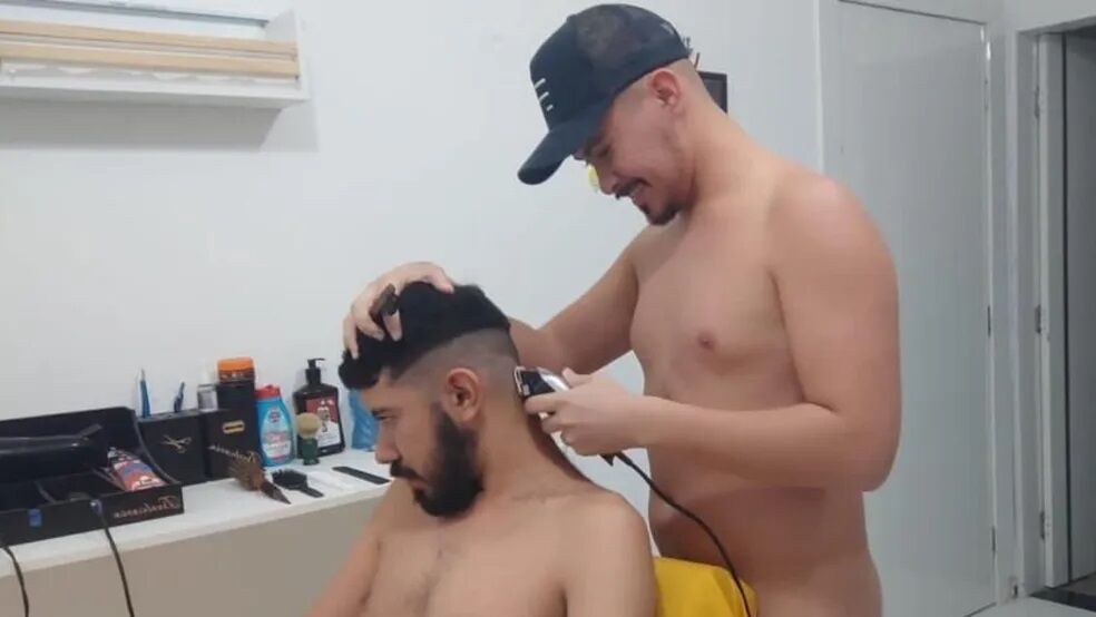 Barbearia naturista em Fortaleza, no Ceará, recebe clientes até de outros países
