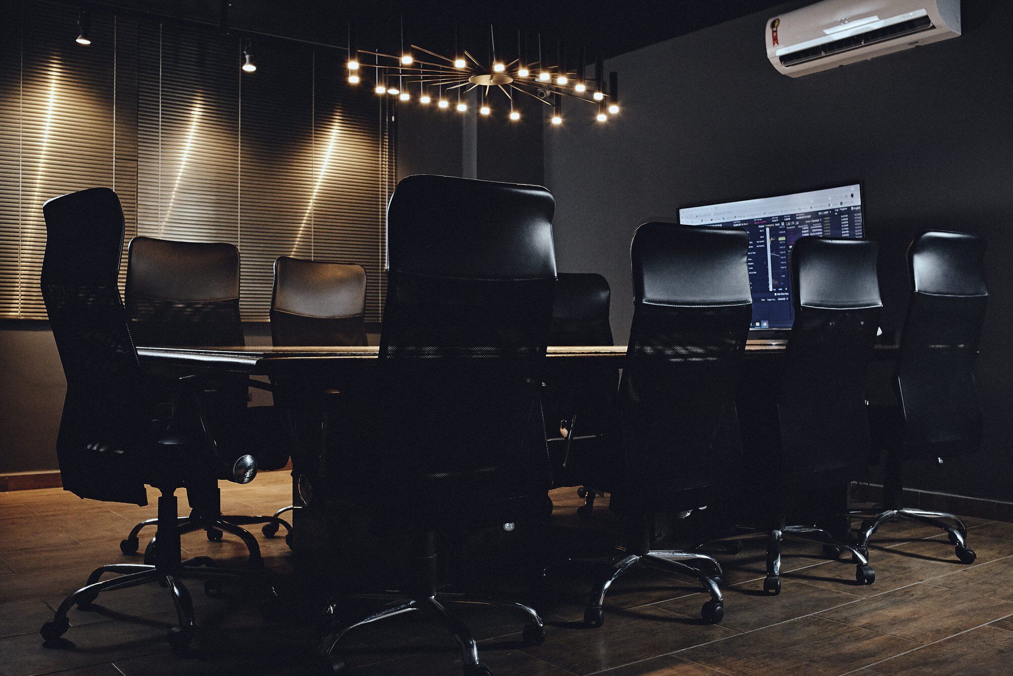 Após desabafo de ex-funcionário, Lucas Veloso cria personagem 'Célio Cabrinha' e voltar a 'zoar' pirâmide da Braiscompany