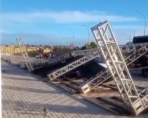 Estrutura do São João de Santa Rita desaba às vésperas do início da festa Estrutura do São João de Santa Rita desaba às vésperas do início da festa