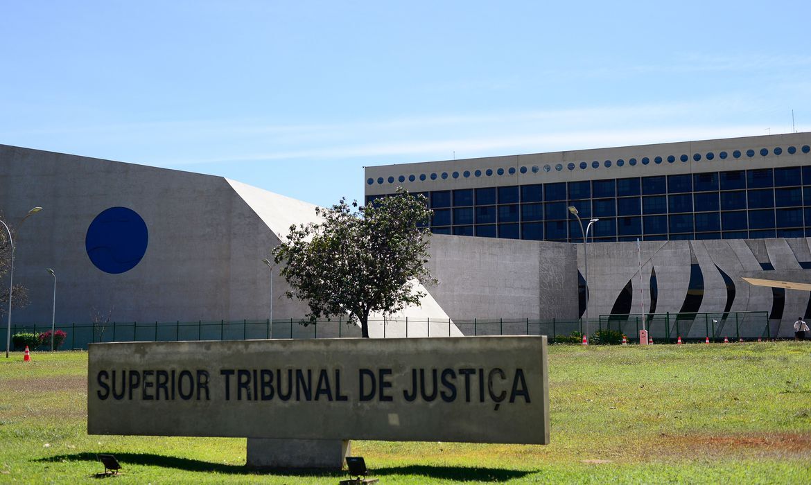 STJ restabelece direitos políticos de ex-governador do Distrito Federal