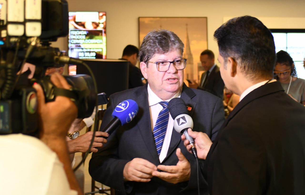 João Azevêdo admite disputar o Senado em 2026: “claro que meu nome está posto”