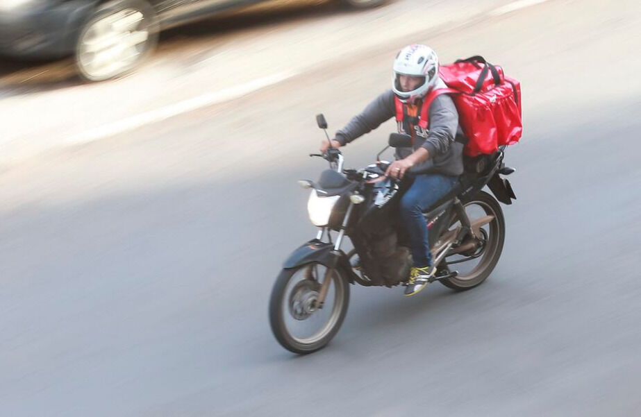 Lei: aplicativos de entrega e de transporte de passageiros que atuam na Paraíba vão ter que manter escritório físico no estado Lei: aplicativos de entrega e de transporte de passageiros que atuam na Paraíba vão ter que manter escritório físico no estado