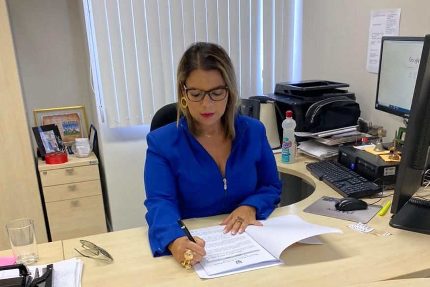 Promotora defende interdição e prisão imediata de quem despeja esgotos de forma irregular promotora Cláudia Cabral, Ministério Público da Paraíba, esgotos, irregular