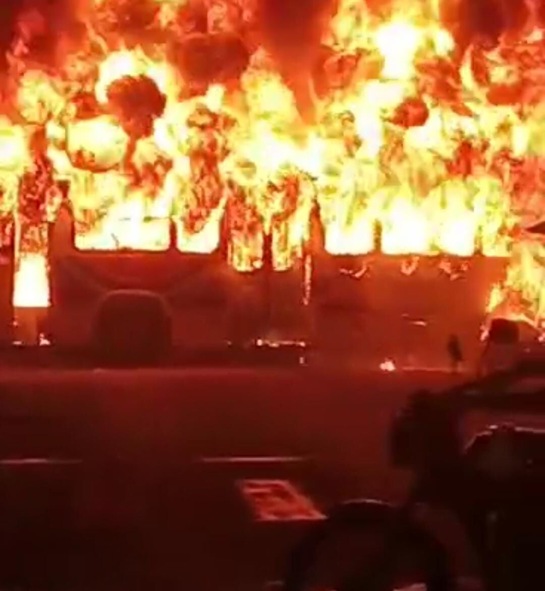 Bandidos incendeiam ônibus no bairro Padre Zé; motorista e passageiros ficam feridos