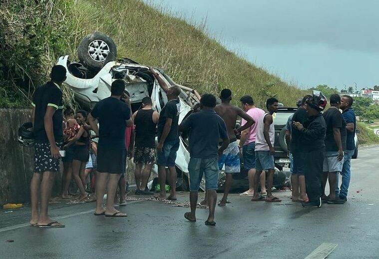 Acidente grave deixa três pessoas feridas em Santa Rita; criança está entre as vítimas Acidente grave deixa três pessoas feridas em Santa Rita; criança está entre as vítimas