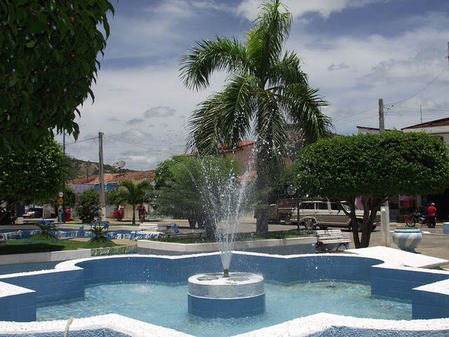 Funcionários da Cagepa acusam prefeito de Vista Serrana de ameaça com arma devido a escavação em frente a sua casa Funcionários da Cagepa acusam prefeito de Vista Serrana de ameaça com arma devido a escavação em frente a sua casa