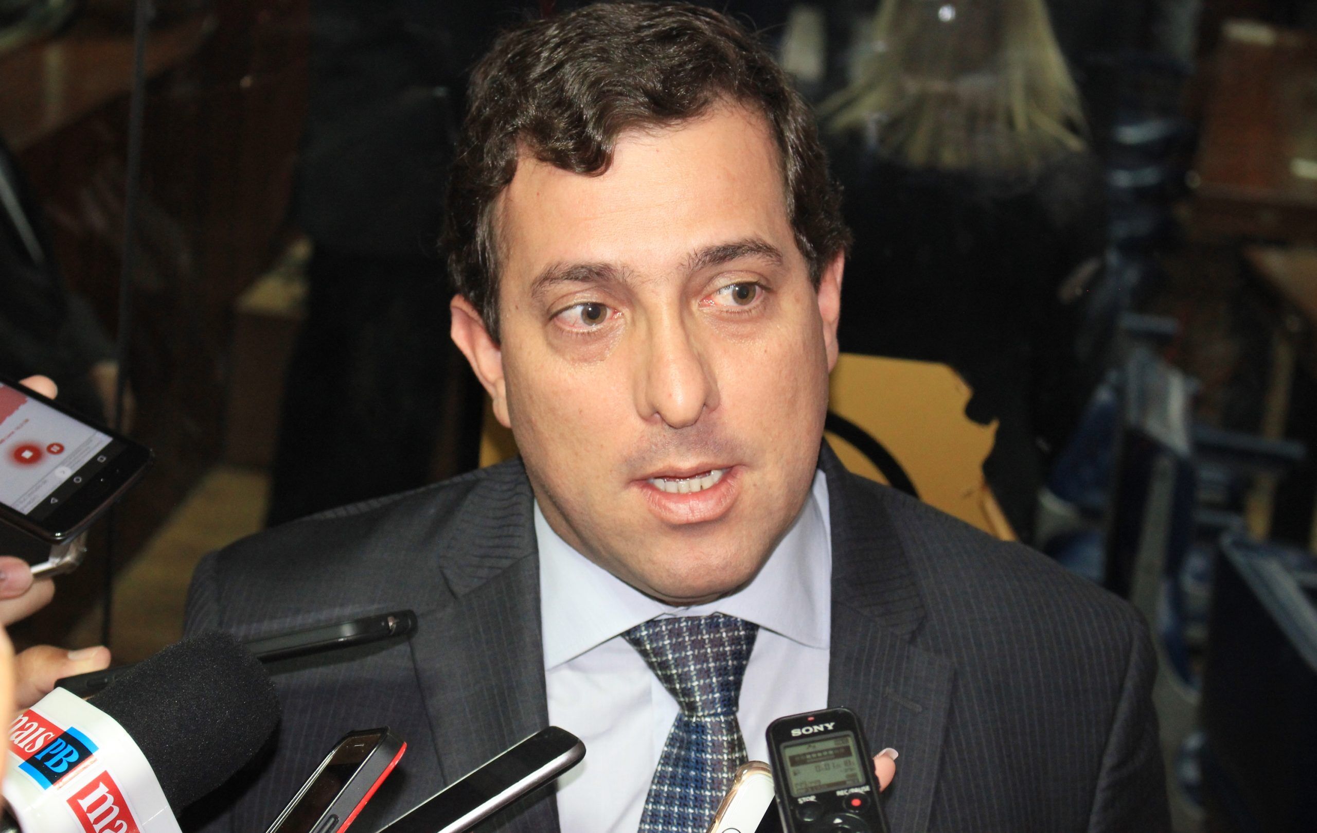 Gervásio Maia defende mesa diretora da Assembleia "eclética" e revela reunião com parlamentares do PSB