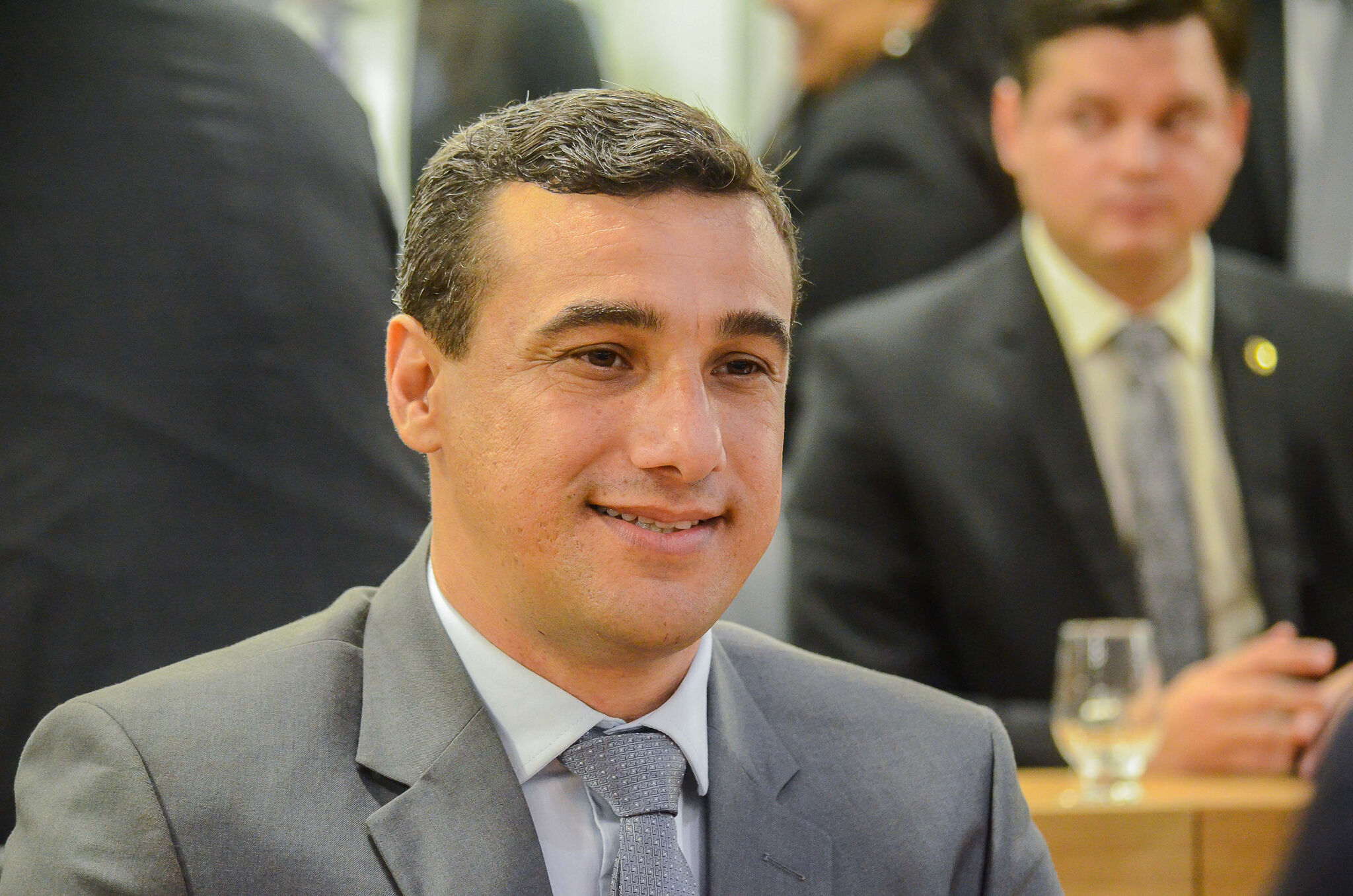 Ministério Público investiga suposto caso de nepotismo cruzado entre deputado Chió e prefeita de Pilões