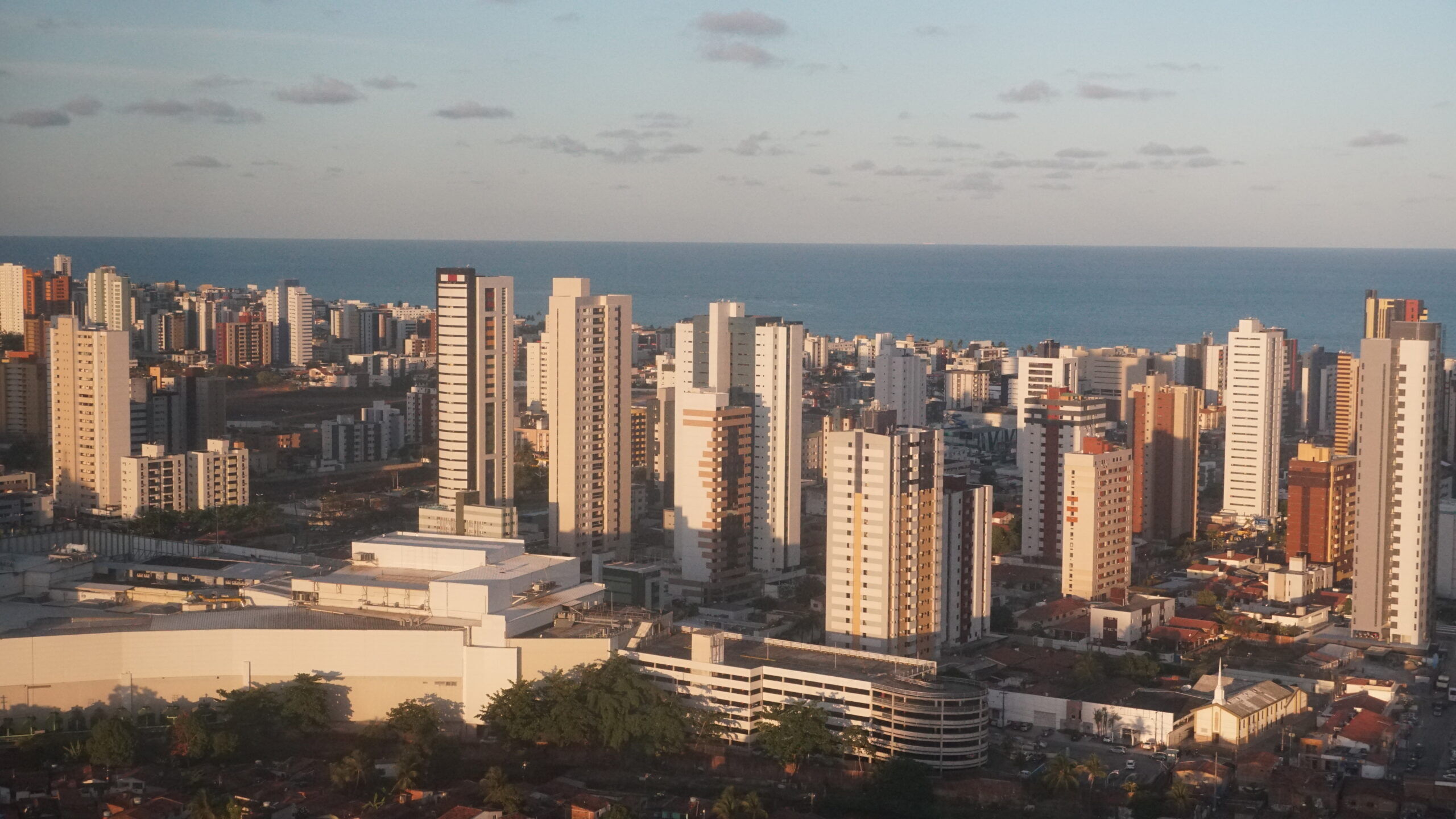 Governador prorroga isolamento, proíbe atividades da construção civil e estabelece multa pelo não uso de máscara em transportes e estabelecimentos