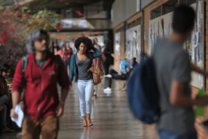 Dos mais de 300 cursos de medicina, apenas 6 alcançam nota máxima do MEC; veja lista das faculdades fies, inscrições, vagas, estudantes, sisu, universidade